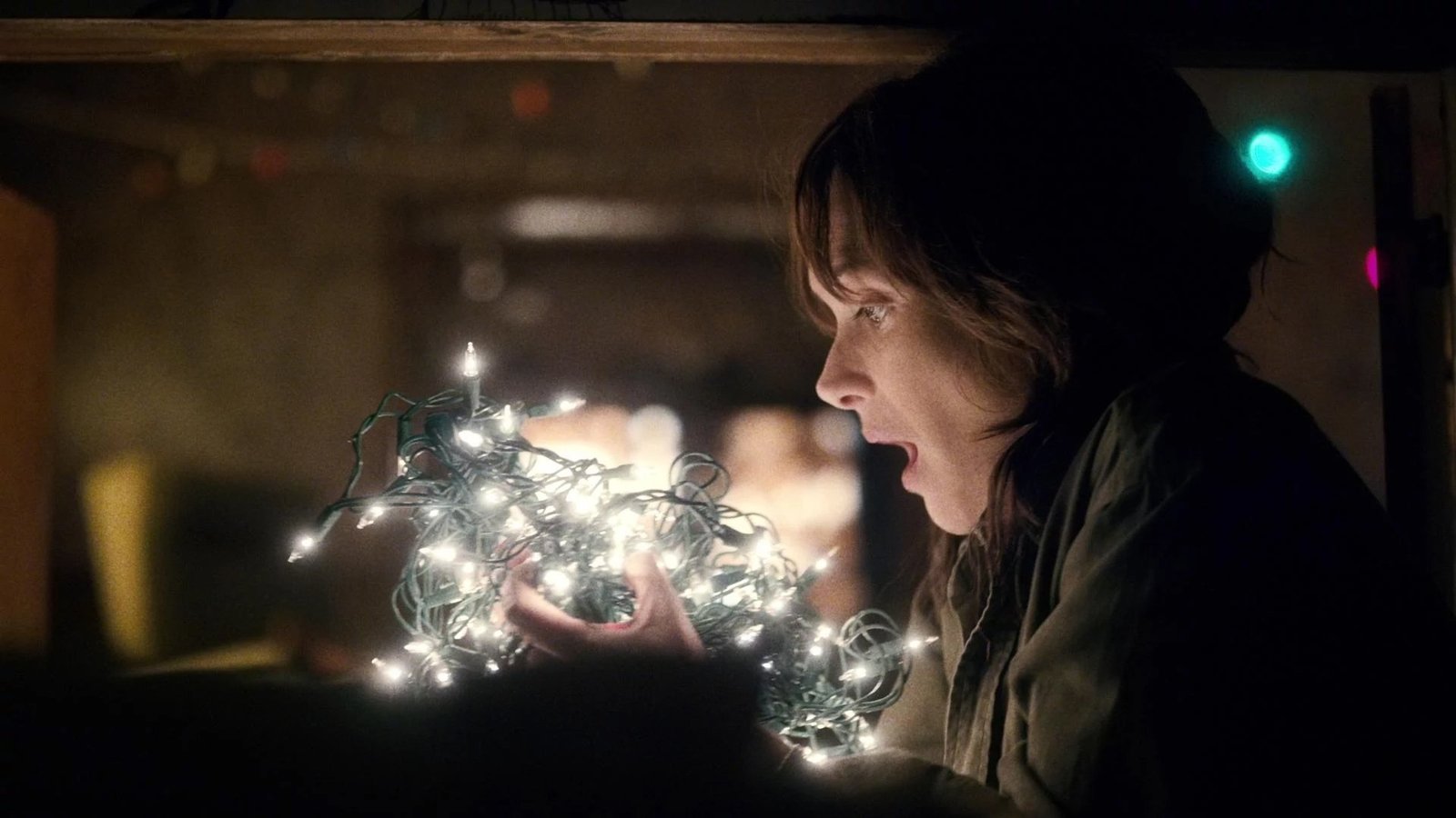 S1E3-Chapter Three: Holly, Jolly